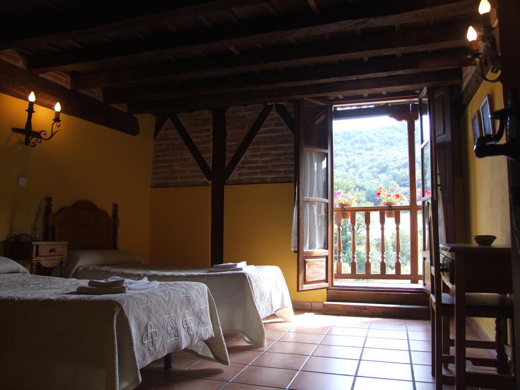 Casa Rural La Toba I Y II Bezana Chambre photo